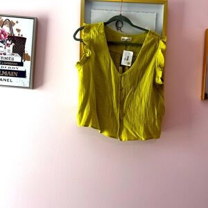 NWT green boutique top